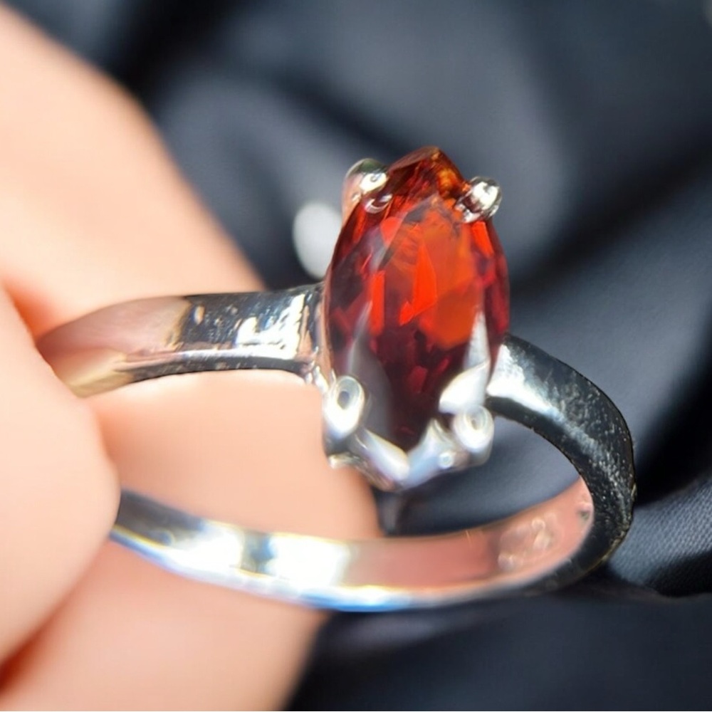MARQUIS CUT SOLITAIRE GARNET RING .925 STERLING SILVER SIZE 9.5